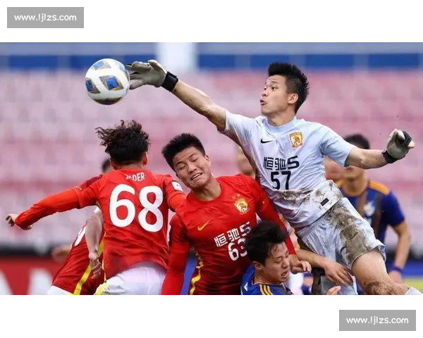 中超焦点战江苏苏宁对阵广州恒大争冠走势引关注球迷热议比赛悬念升级